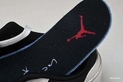 The Check Jordan Travis FZ8117-1001 Scott x Cut 1024